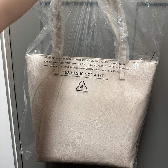 NWT LC Lauren Conrad Pink Striped Eyelet Presley Convertible Tote Bag - Picture 3 of 6